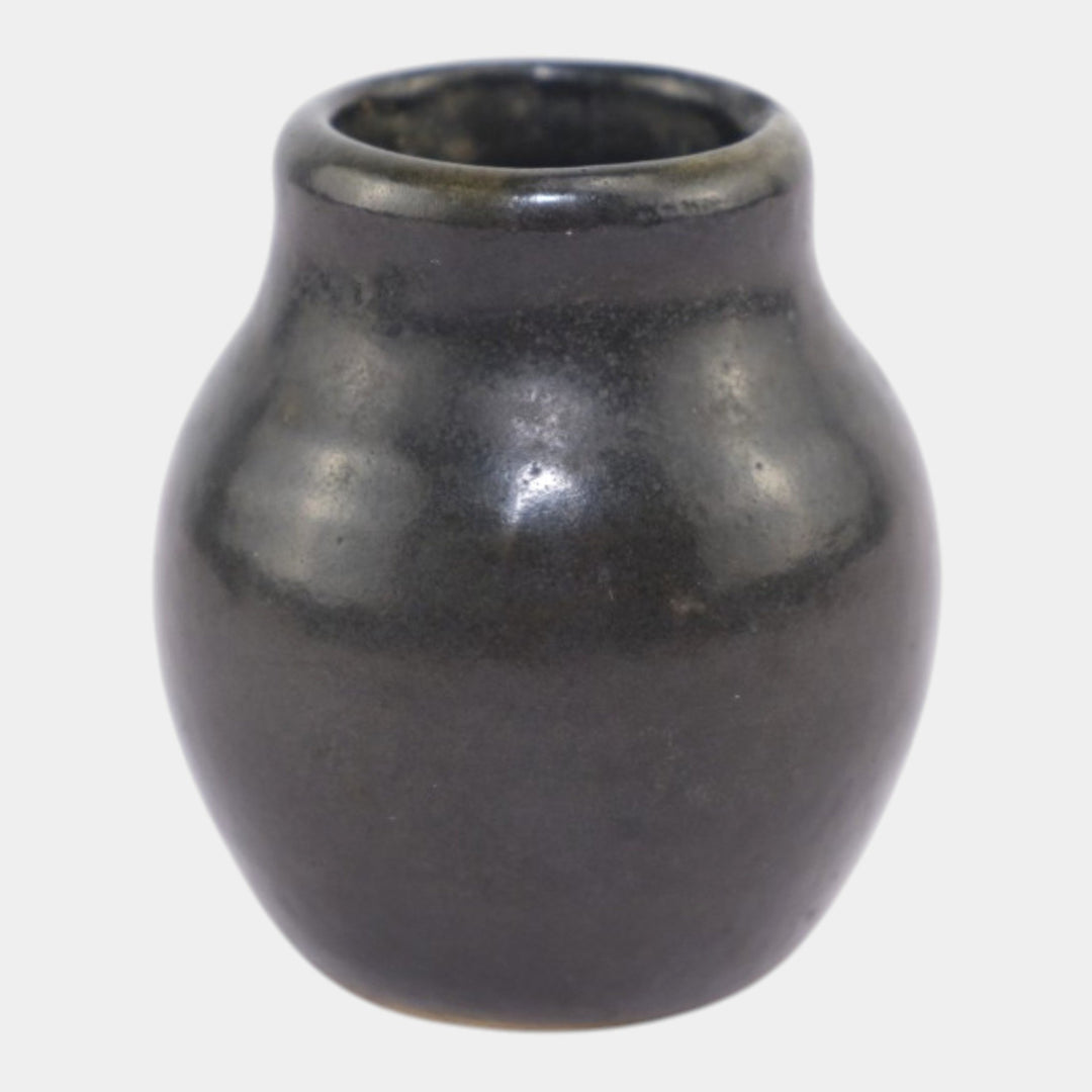 Newcomb College 1910-15 Vintage Arts and Crafts Pottery Ivory Glaze Ceramic Vase - Just Art Pottery