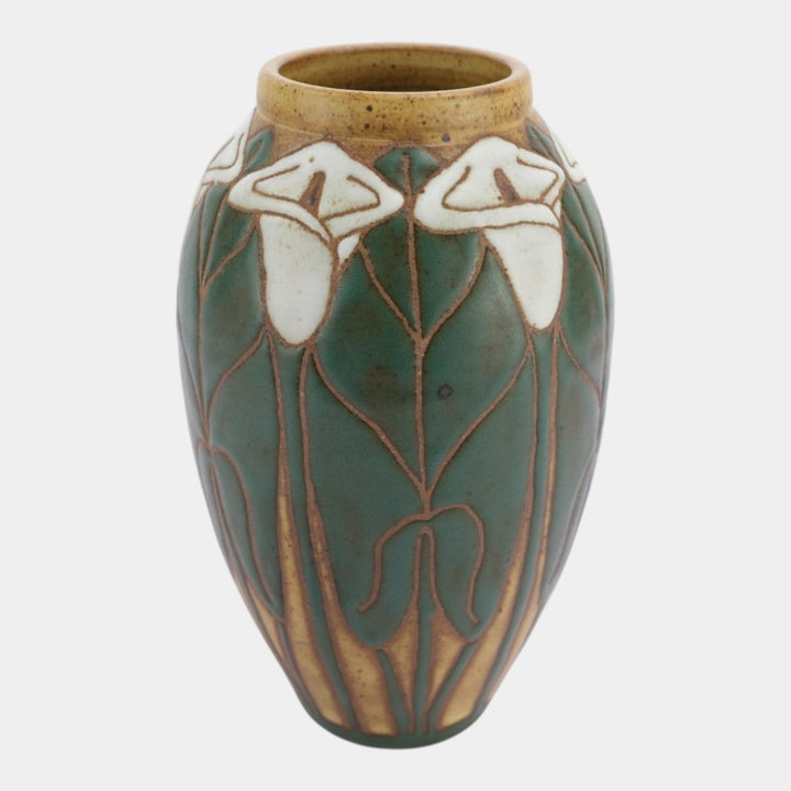 Common Ground Eric Olson Studio Art Pottery 2004 Green and White Calla Lily Vase