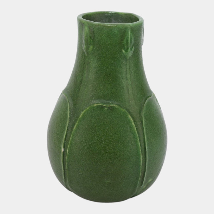 Grueby Vintage Arts and Crafts Pottery Matte Green Flower Buds Broad Leaf Vase