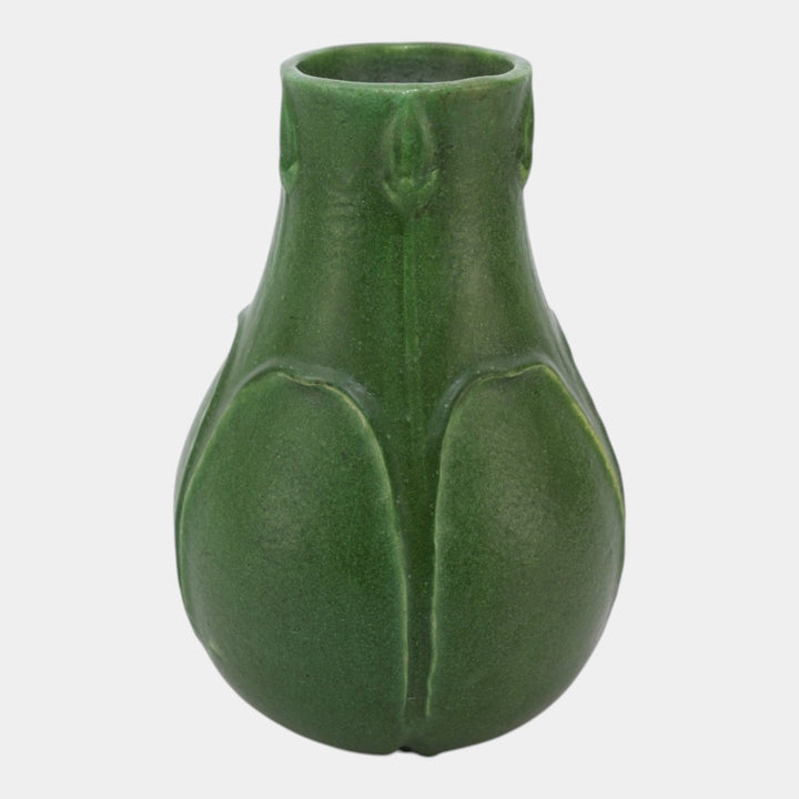 Grueby Vintage Arts and Crafts Pottery Matte Green Flower Buds Broad Leaf Vase