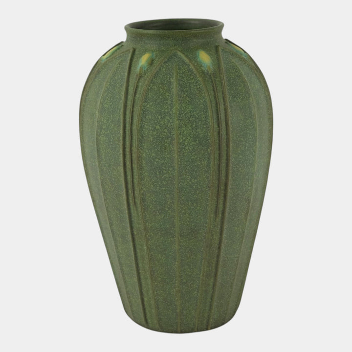 Jemerick Studio Pottery 1999 Arts And Crafts Matte Green Leaf Yellow Flower Vase