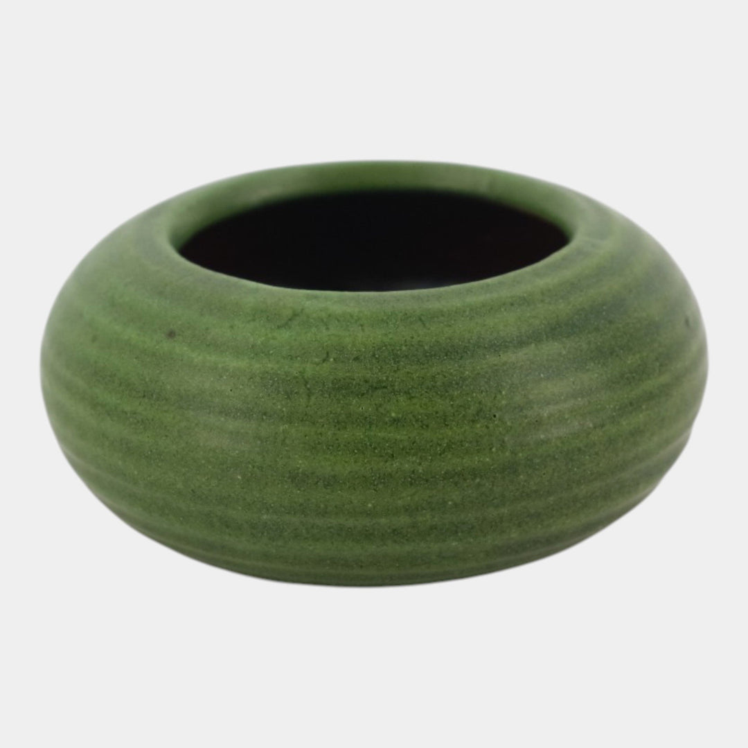 Grueby 1900s Vintage Arts and Crafts Pottery Organic Matte Green Ring Low Bowl