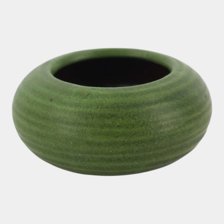 Grueby 1900s Vintage Arts and Crafts Pottery Organic Matte Green Ring Low Bowl