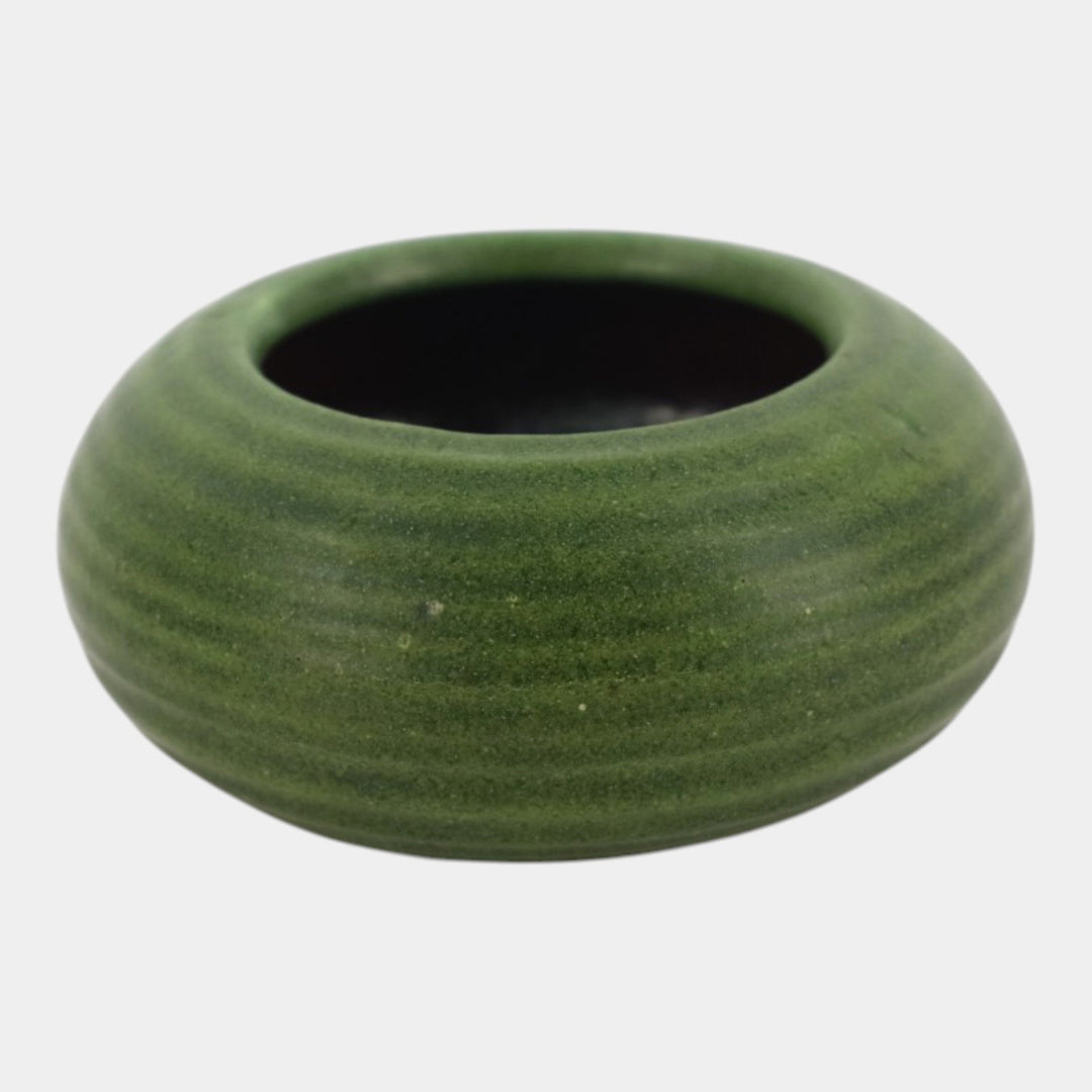 Grueby 1900s Vintage Arts and Crafts Pottery Organic Matte Green Ring Low Bowl