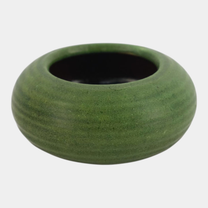 Grueby 1900s Vintage Arts and Crafts Pottery Organic Matte Green Ring Low Bowl
