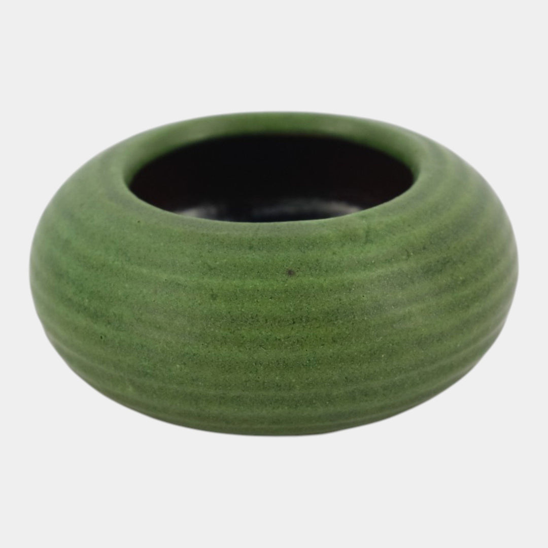 Grueby 1900s Vintage Arts and Crafts Pottery Organic Matte Green Ring Low Bowl