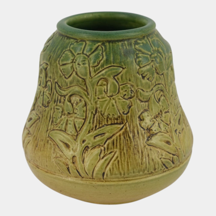 North Dakota School of Mines UND Art Pottery Green Carved Floral Ceramic Vase