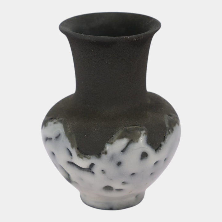 Rookwood Cirrus 1953 Vintage Mid Century Modern Pottery Black Ceramic Vase 6621