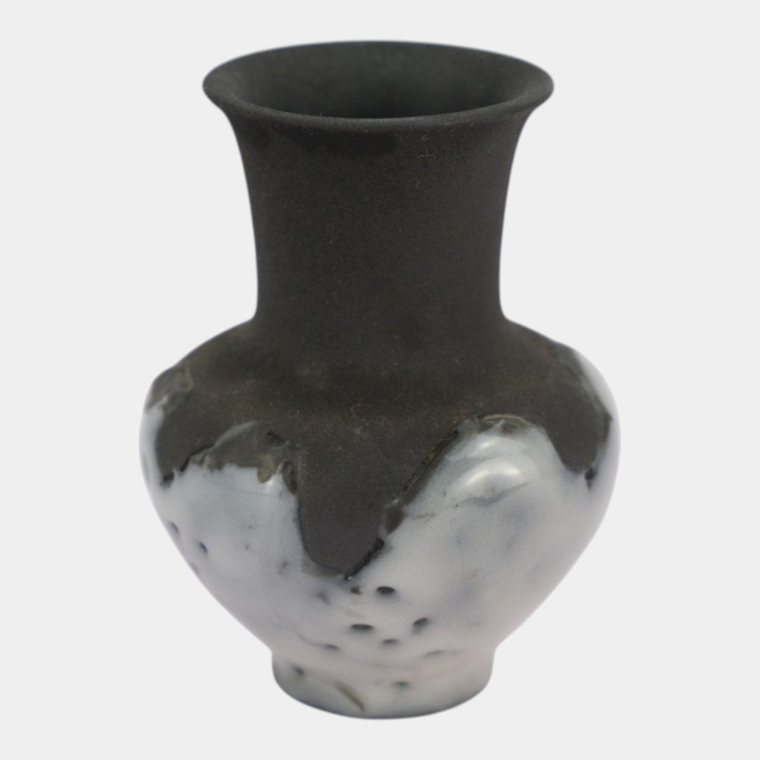 Rookwood Cirrus 1953 Vintage Mid Century Modern Pottery Black Ceramic Vase 6621
