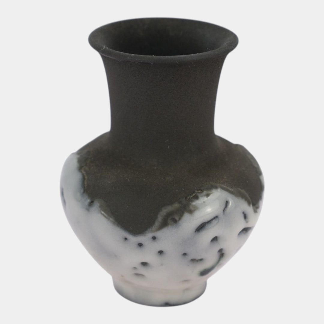 Rookwood Cirrus 1953 Vintage Mid Century Modern Pottery Black Ceramic Vase 6621
