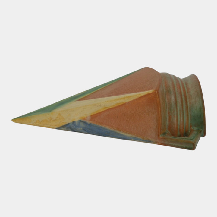 Roseville Futura Tan 1928 Vintage Art Deco Pottery Ceramic Wall Pocket 1261-8