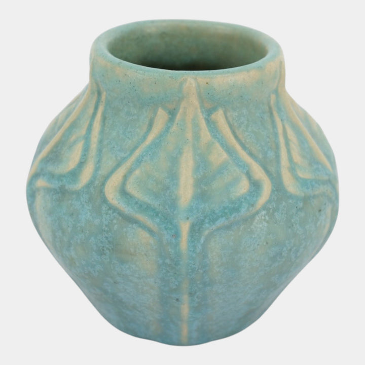 Van Briggle 1907-12 Arts And Crafts Pottery Blue Floral Relief Ceramic Vase