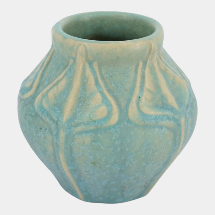 Van Briggle 1907-12 Arts And Crafts Pottery Blue Floral Relief Ceramic Vase