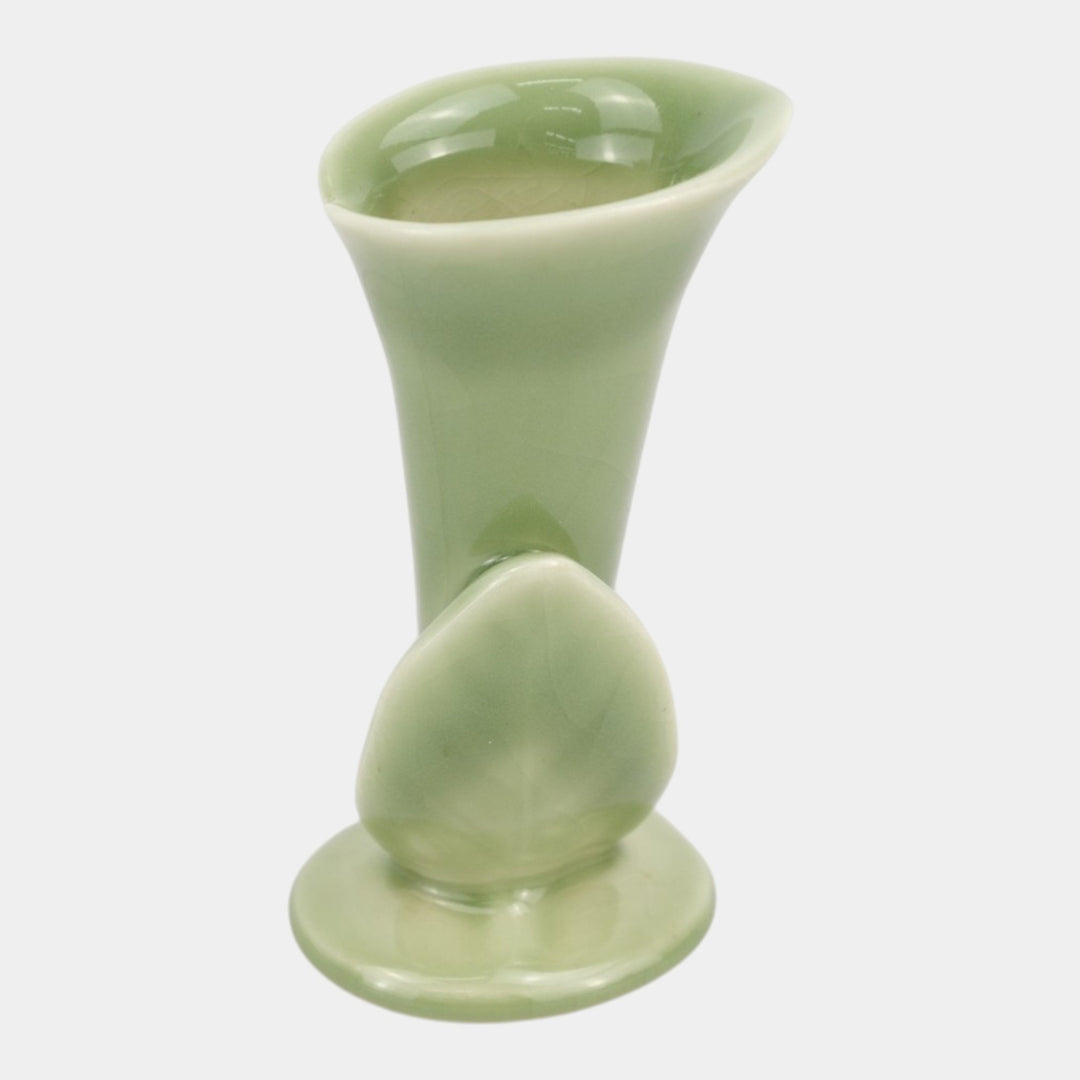 Rookwood 1950 Vintage Pottery High Glaze Green Calla Lily Flower Form Vase 6591