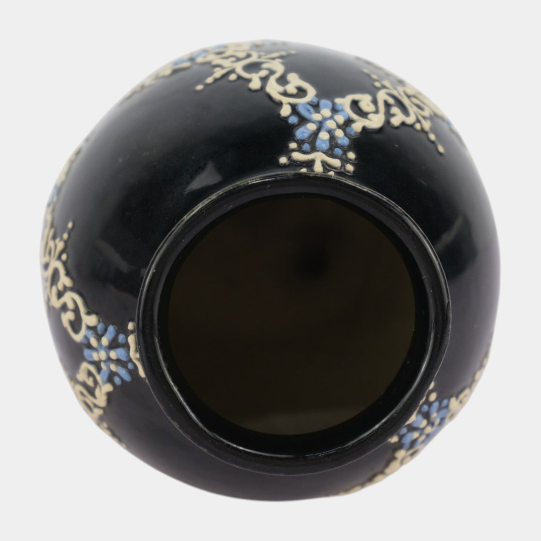 Weller Turada 1897 Art Pottery Black White Squeeze Bag Decorated Footed Vase