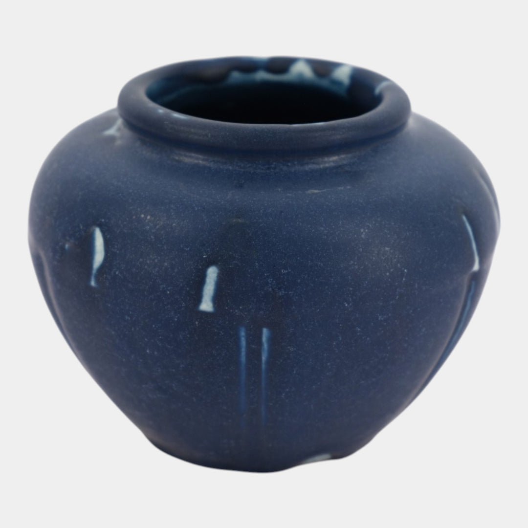 Hampshire Early 1900s Vintage Arts And Crafts Pottery Matte Blue Vase 146