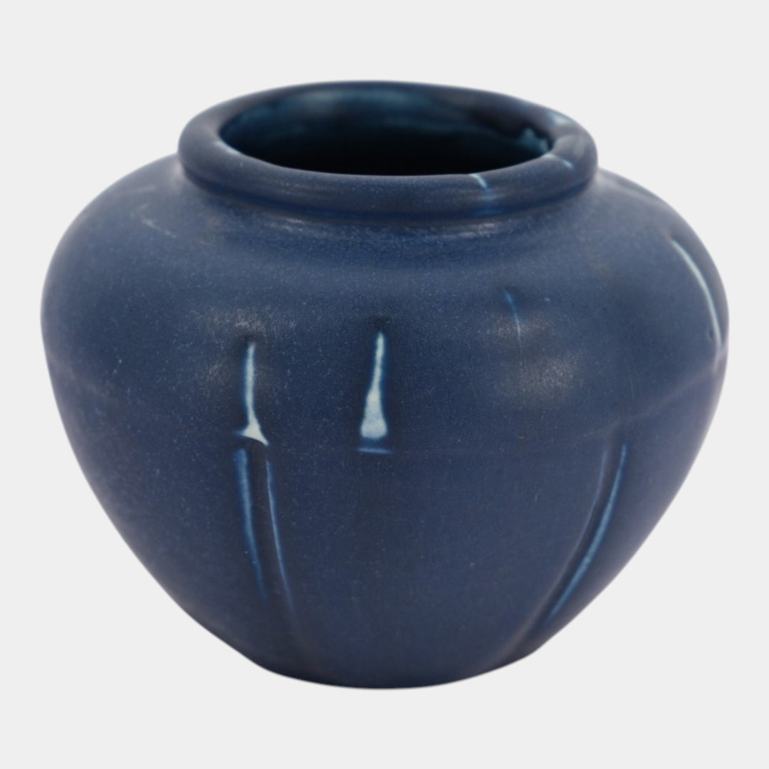 Hampshire Early 1900s Vintage Arts And Crafts Pottery Matte Blue Vase 146