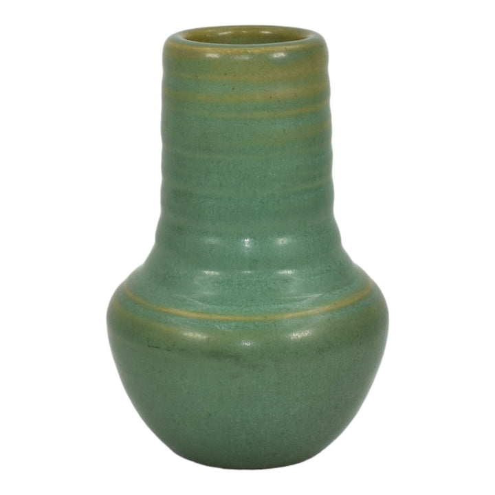 North Dakota School of Mines UND Pottery Hand Made Matte Green Vase Mattson