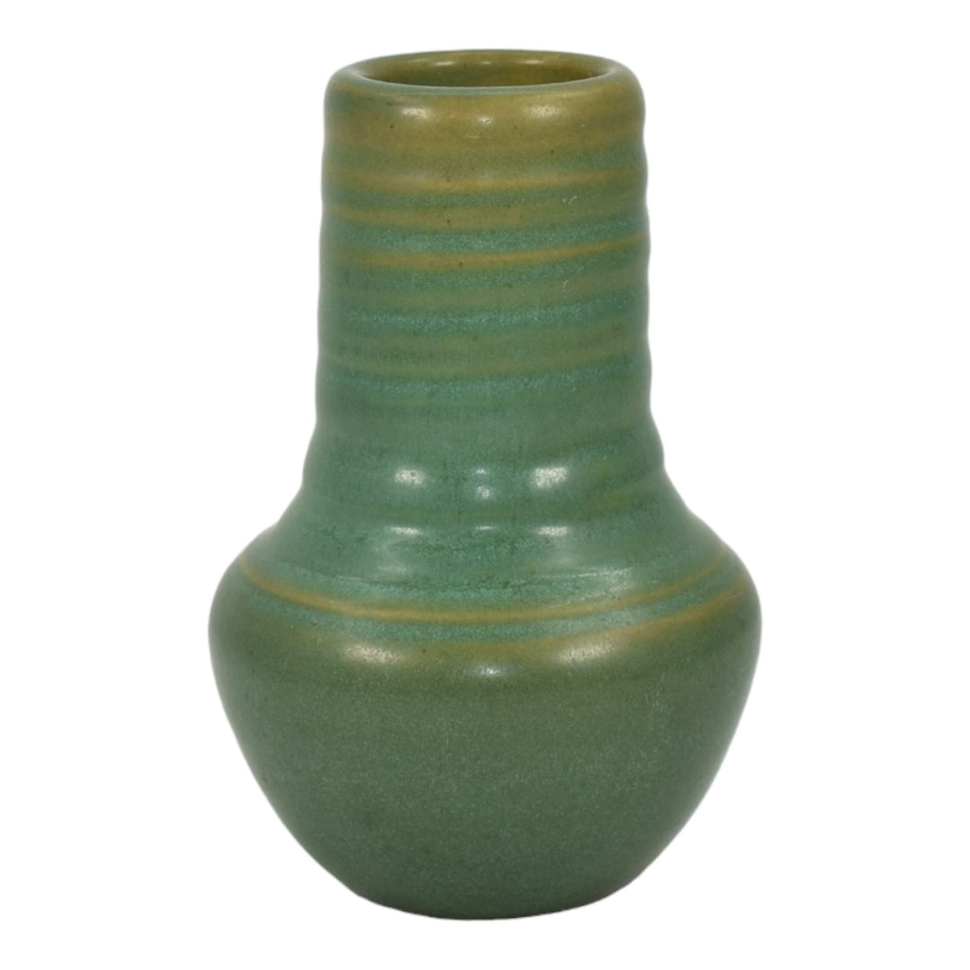 North Dakota School of Mines UND Pottery Hand Made Matte Green Vase Mattson