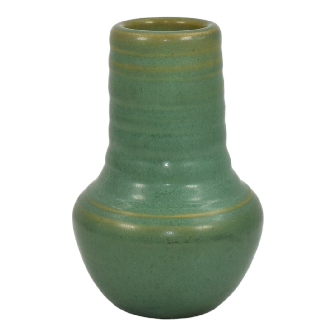 North Dakota School of Mines UND Pottery Hand Made Matte Green Vase Mattson