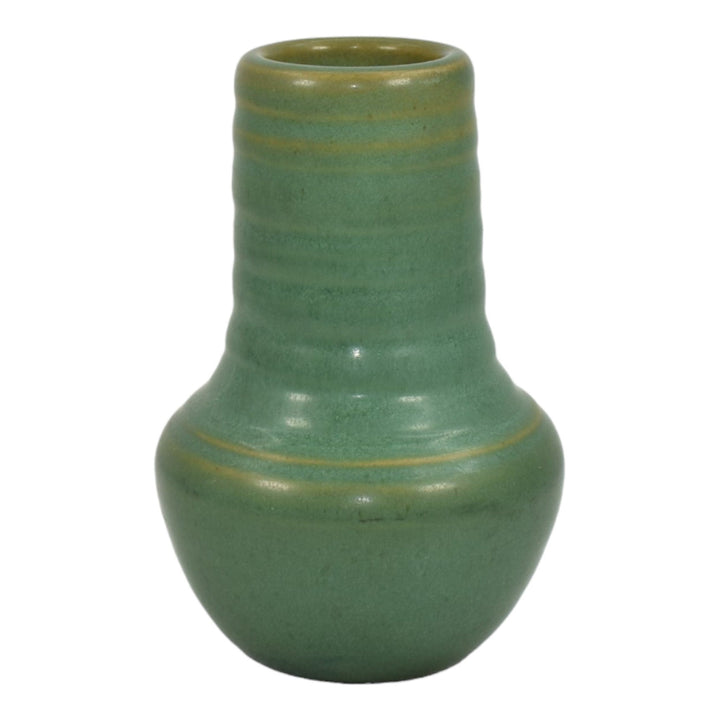 North Dakota School of Mines UND Pottery Hand Made Matte Green Vase Mattson