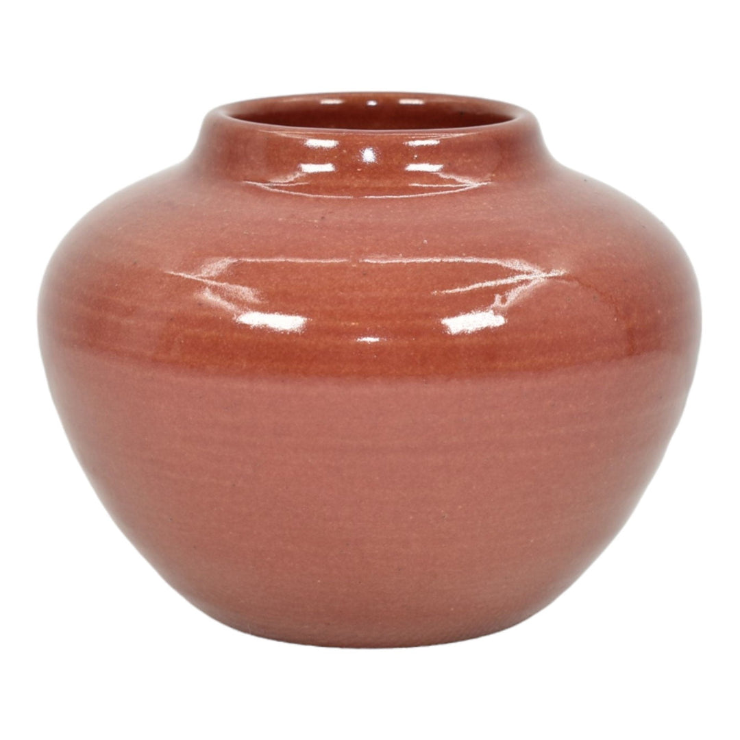 North Dakota School of Mines UND Hand Made Pottery Trial Test Red Ceramic Vase