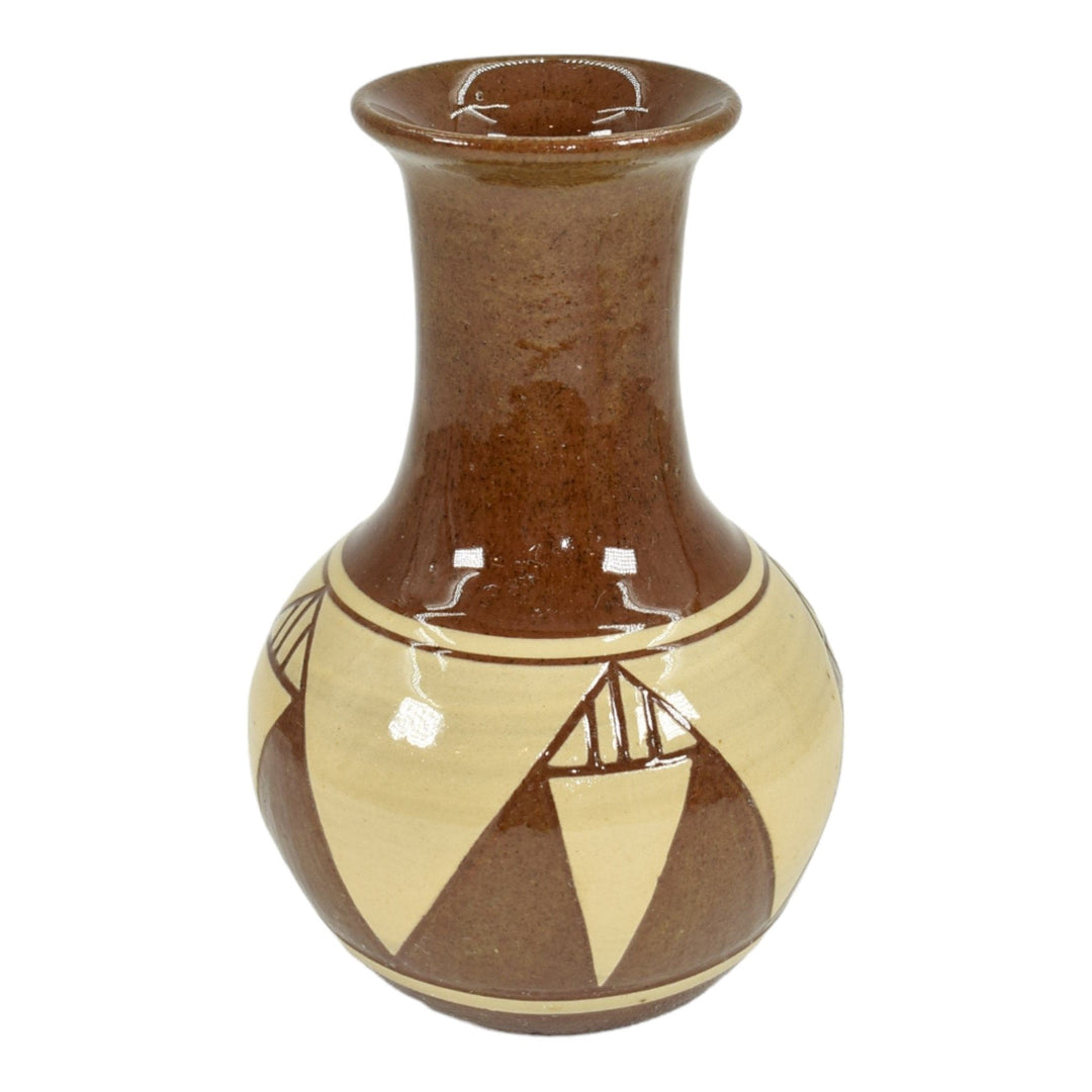 Pine Ridge Sioux Dakota Art Pottery Hand Made Native American Brown Vase Cottier - Just Art Pottery