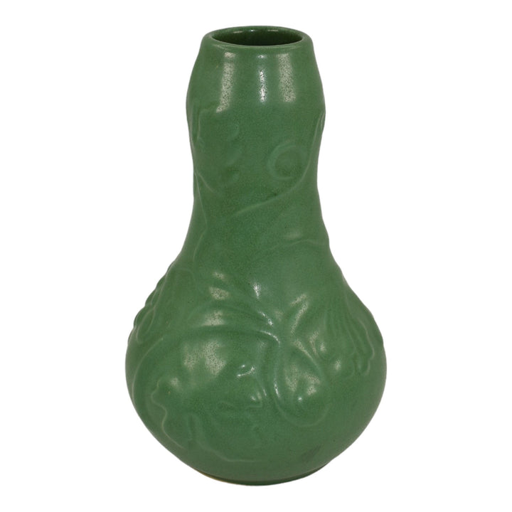 Roseville Chloron Matte Green 1905 Arts And Crafts Pottery Grapes Vase 22-8