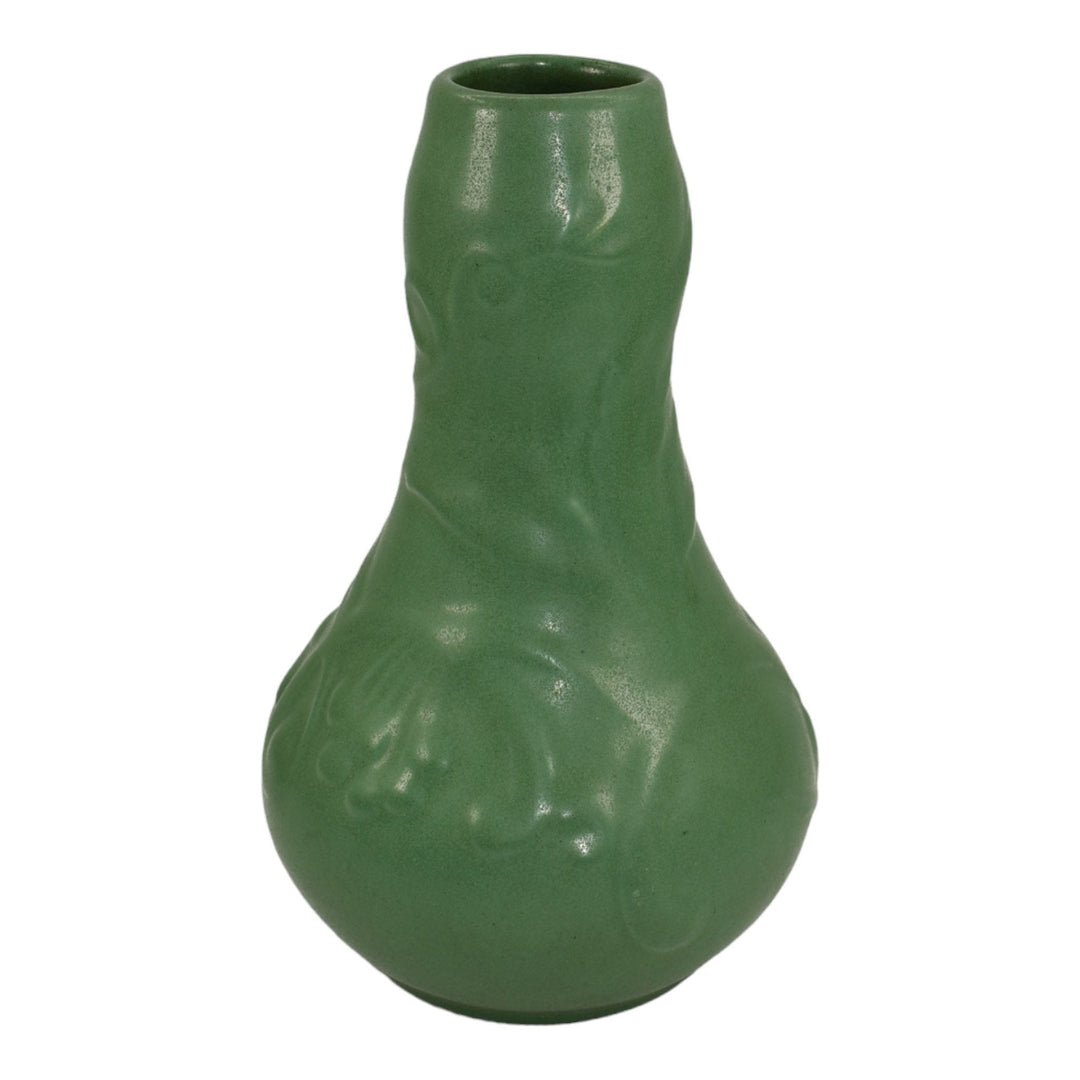 Roseville Chloron Matte Green 1905 Arts And Crafts Pottery Grapes Vase 22-8