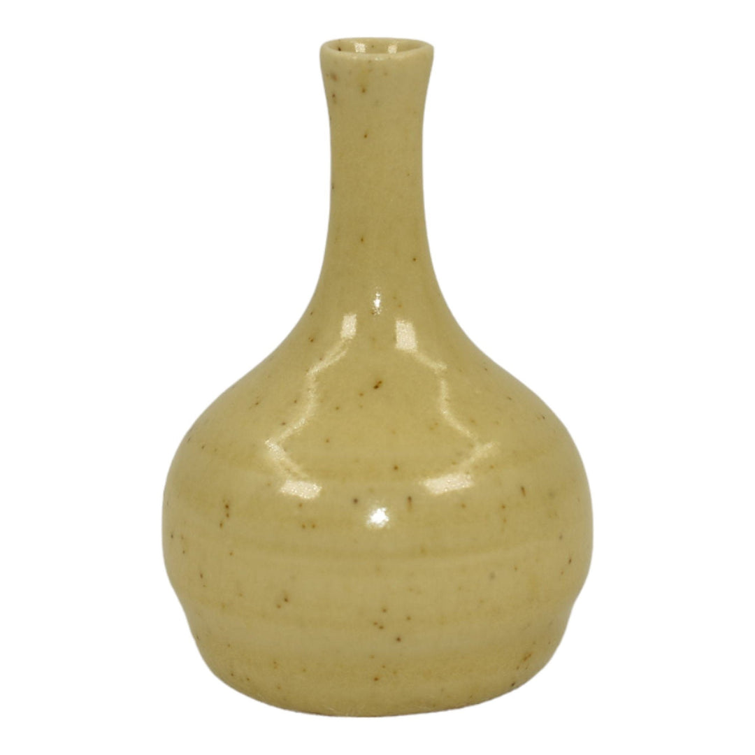 Pigeon Forge Tennessee Mid Century Modern Pottery Yellow Cabinet Vase Boling