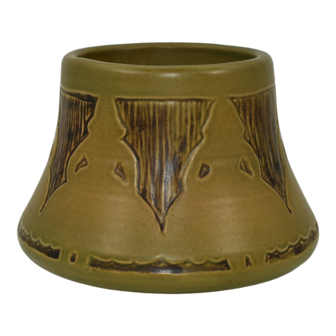 North Dakota School of Mines UND 1946 Vintage Pottery Green Ceramic Vase Reed - Just Art Pottery