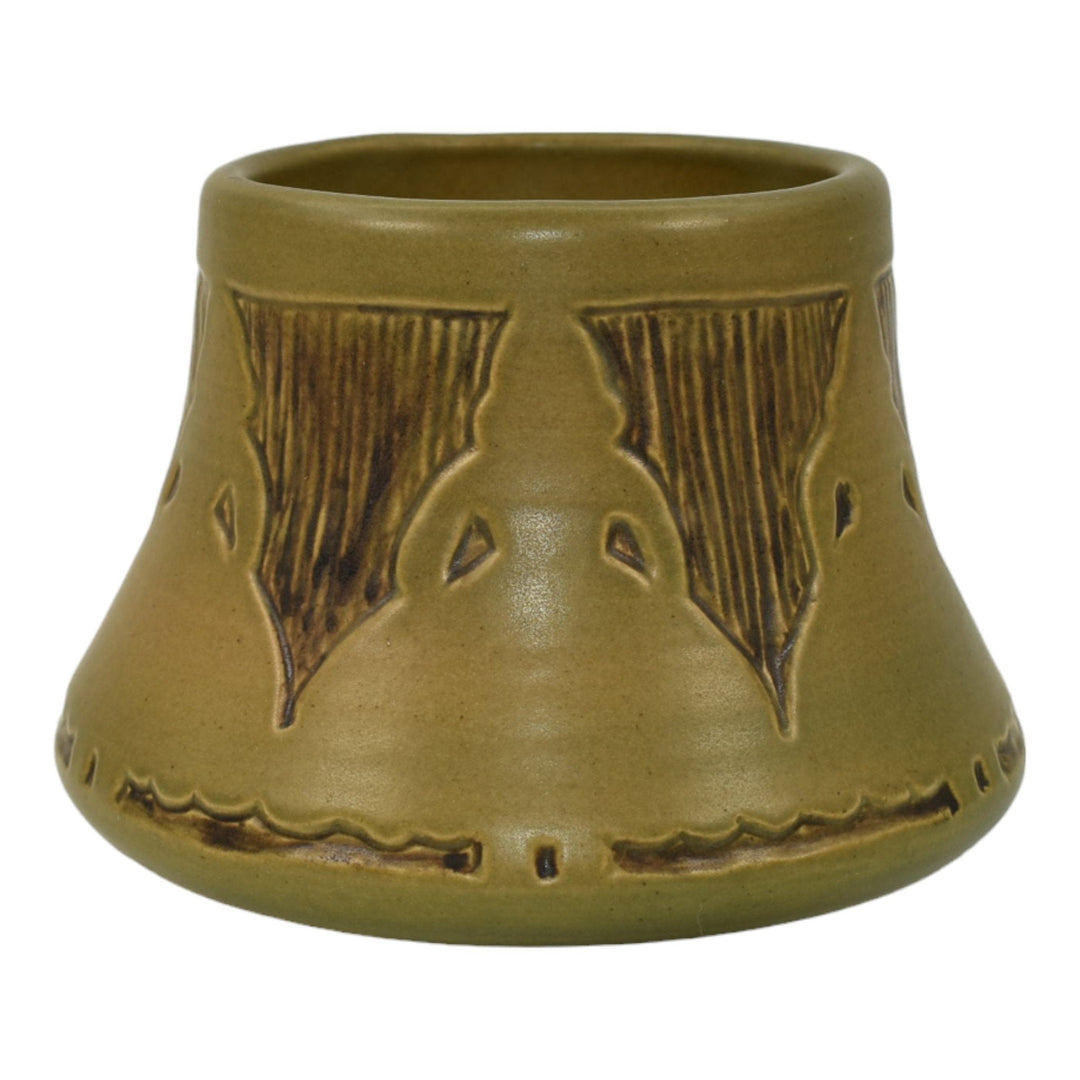 North Dakota School of Mines UND 1946 Vintage Pottery Green Ceramic Vase Reed - Just Art Pottery