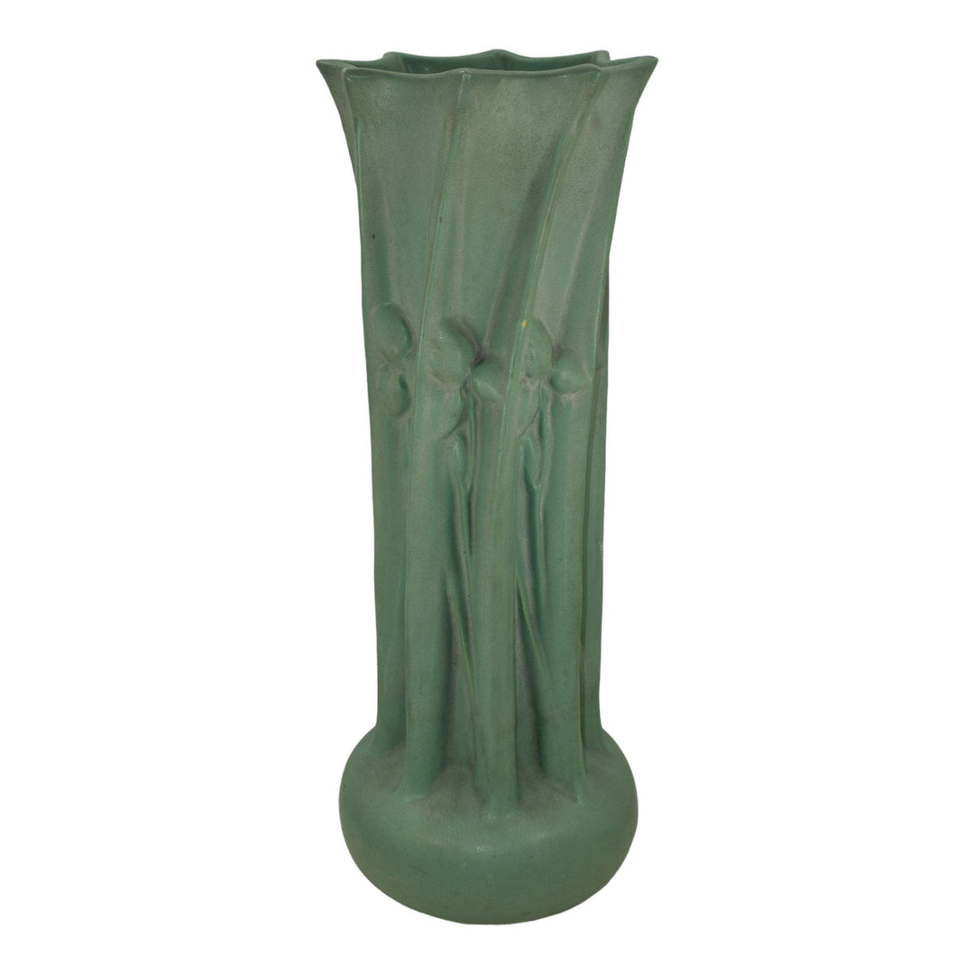 Teco Arts And Crafts Pottery Matte Green Iris Ceramic Floor Vase 177 Albert