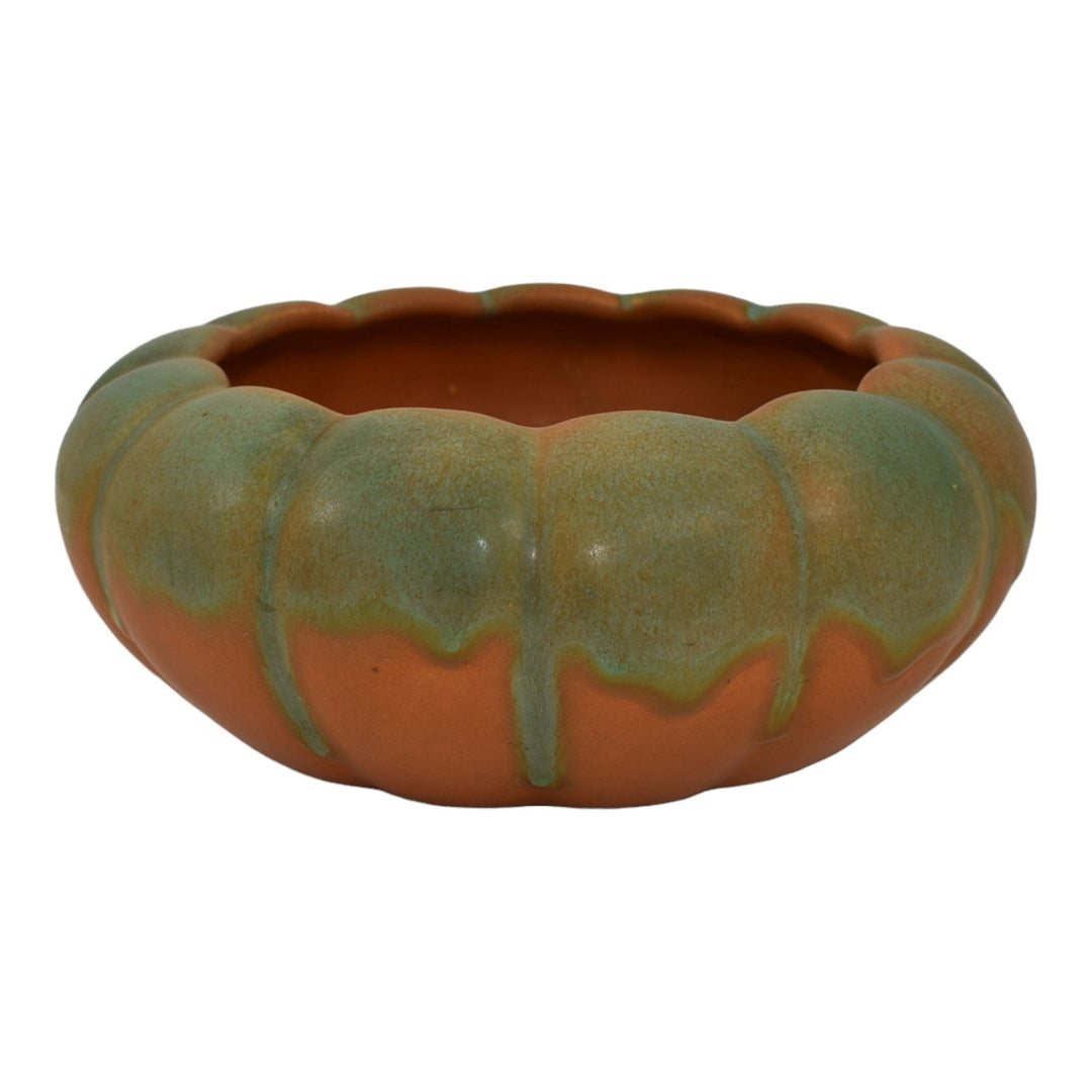 Muncie 1920s Art Deco Pottery Matte Green Over Pumpkin Ceramic Bowl 169-7