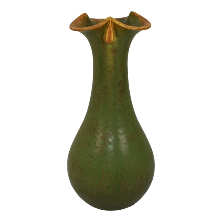 Ephraim Faience 2012 Hand Made Pottery Prairie Grass Green Teardrop Vase A01