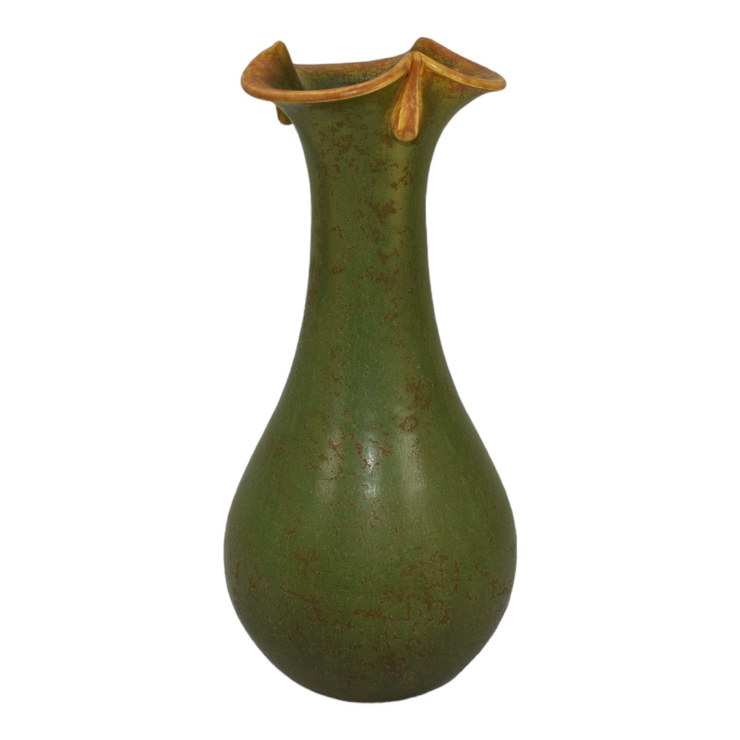 Ephraim Faience 2012 Hand Made Pottery Prairie Grass Green Teardrop Vase A01