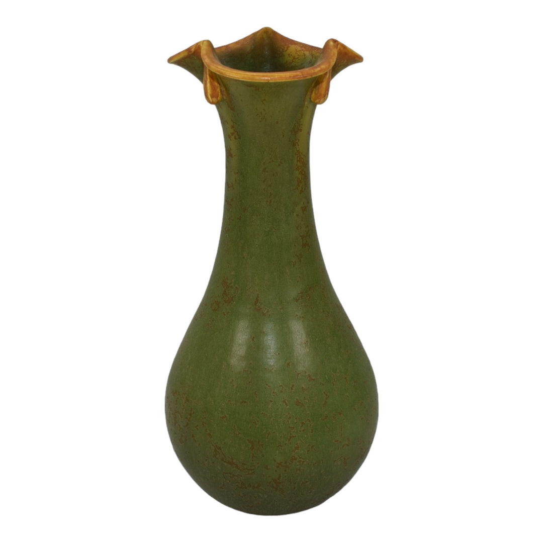 Ephraim Faience 2012 Hand Made Pottery Prairie Grass Green Teardrop Vase A01