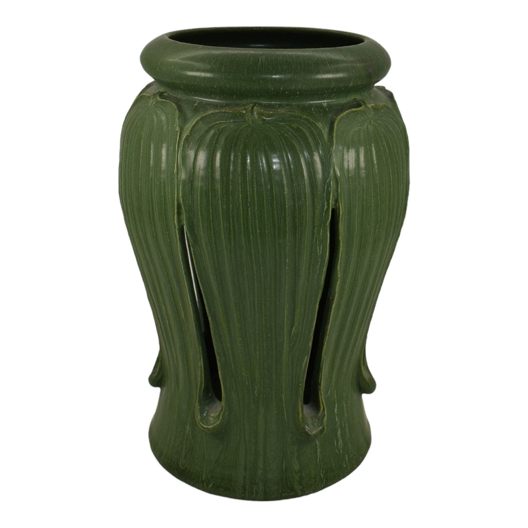 Ephraim Faience 2000 Pottery Matte Green Calabash Raindrop Leaf Ceramic Vase 727