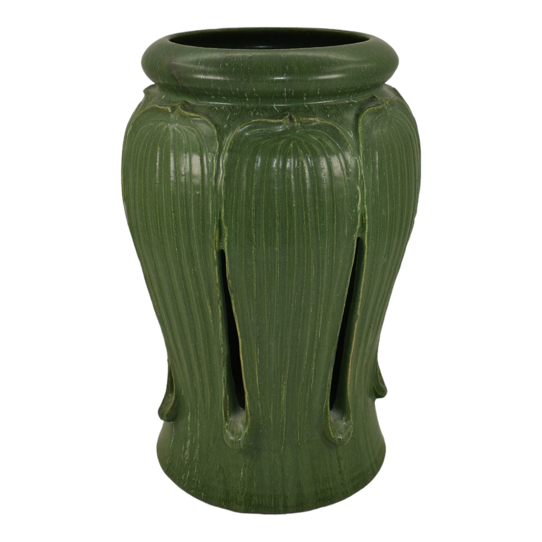 Ephraim Faience 2000 Pottery Matte Green Calabash Raindrop Leaf Ceramic Vase 727