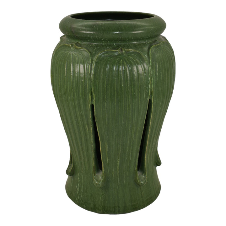 Ephraim Faience 2000 Pottery Matte Green Calabash Raindrop Leaf Ceramic Vase 727